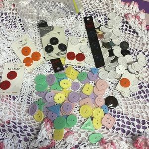 Vintage Bundle of La Mode And Non Branded Plastic Buttons